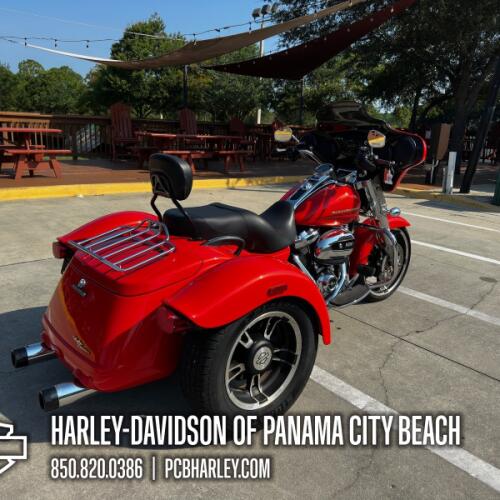 2017 Harley-Davidson® Freewheeler® thumb 2