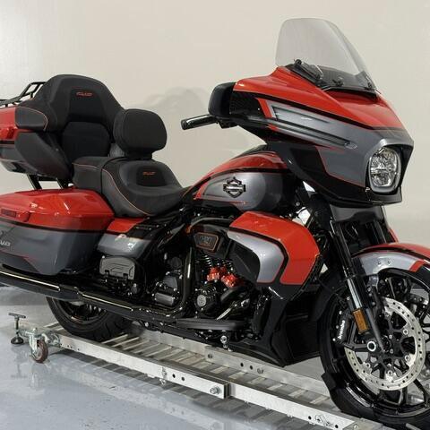 Harley-Davidson® CVO Street Glide 3 Limited 2026 thumb 3