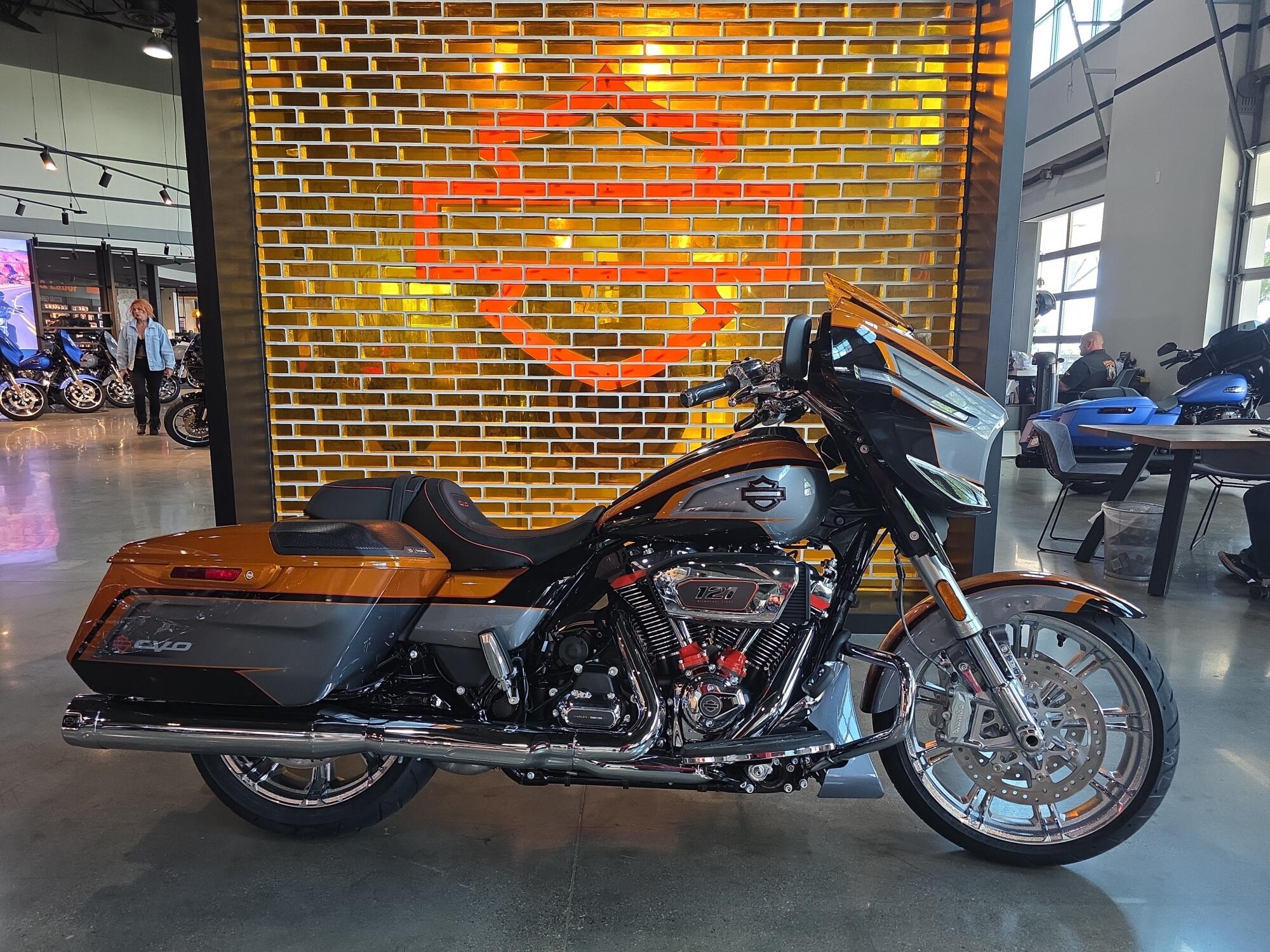 Harley-Davidson® CVO Street Glide 2026