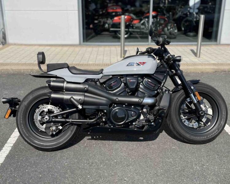 Sportster S