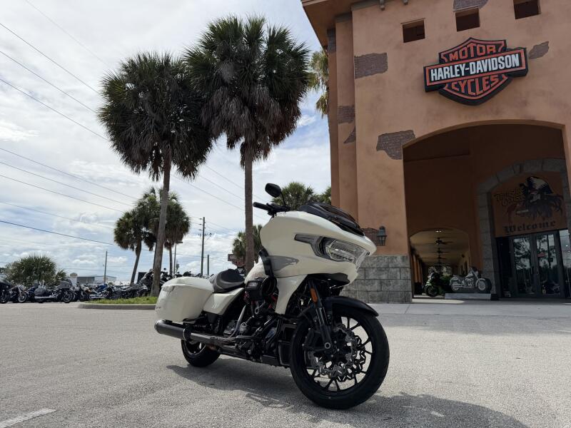 Harley-Davidson® CVO™ Road Glide® ST 2024