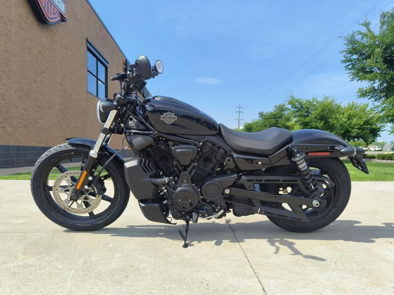 2026 Harley-Davidson® Nightster® Vivid Black Black Trim