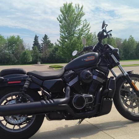 2026 Harley-Davidson® Nightster® Special Black Denim Black Trim thumb 3