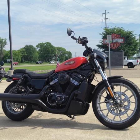 2026 Harley-Davidson® Nightster® Special Blood Orange Black Trim thumb 2