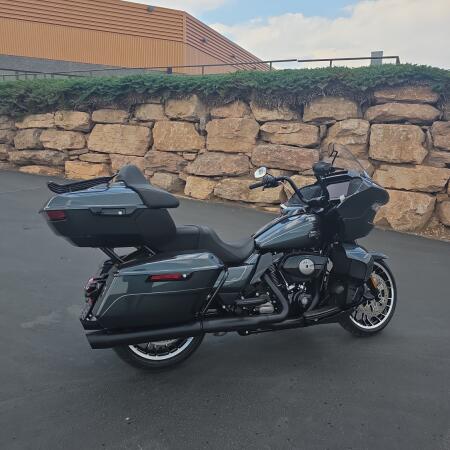 Harley-Davidson® Road Glide Limited 2026 thumb 2