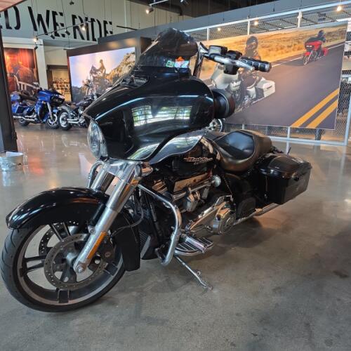 Harley-Davidson® Street Glide® 2018 thumb 1