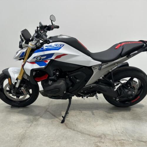  2025 BMW R 1300 R SE thumb 1