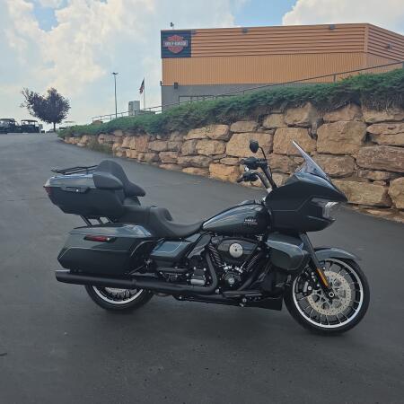 Harley-Davidson® Road Glide Limited 2026 thumb 3