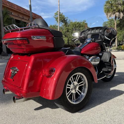 Harley-Davidson® Tri Glide® Ultra 2022 thumb 2