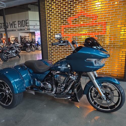 Harley-Davidson® Road Glide 3 2026 thumb 3