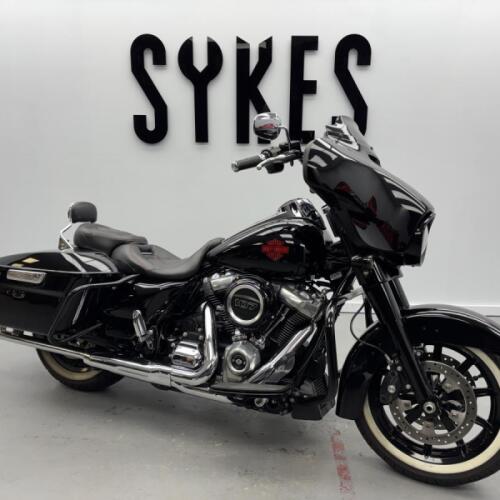 2019 Harley-Davidson FLHT Touring Electra Glide Standard in Vivid Black thumb 3