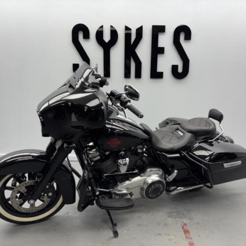 2019 Harley-Davidson FLHT Touring Electra Glide Standard in Vivid Black thumb 2