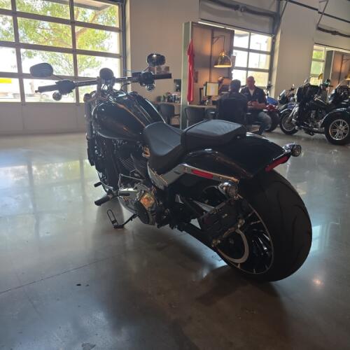 Harley-Davidson® Breakout™ 2025 thumb 0