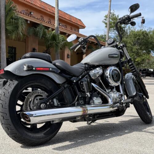Harley-Davidson® Street Bob™ 2025 thumb 2
