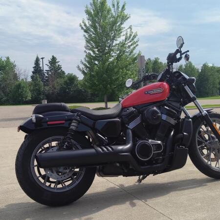 2026 Harley-Davidson® Nightster® Special Blood Orange Black Trim thumb 3