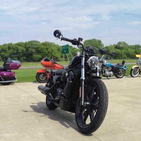 2026 Harley-Davidson® Nightster® Vivid Black Black Trim thumb 1