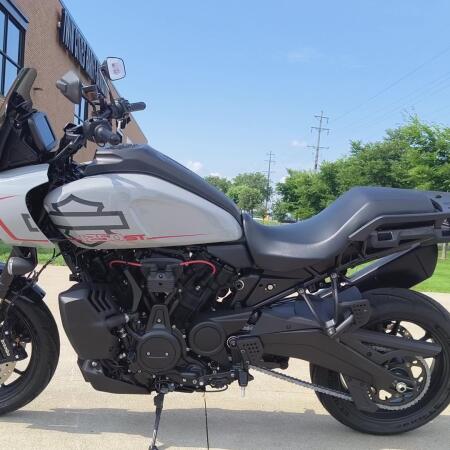 2025 Harley-Davidson® Pan America® 1250 ST Billiard Gray thumb 2