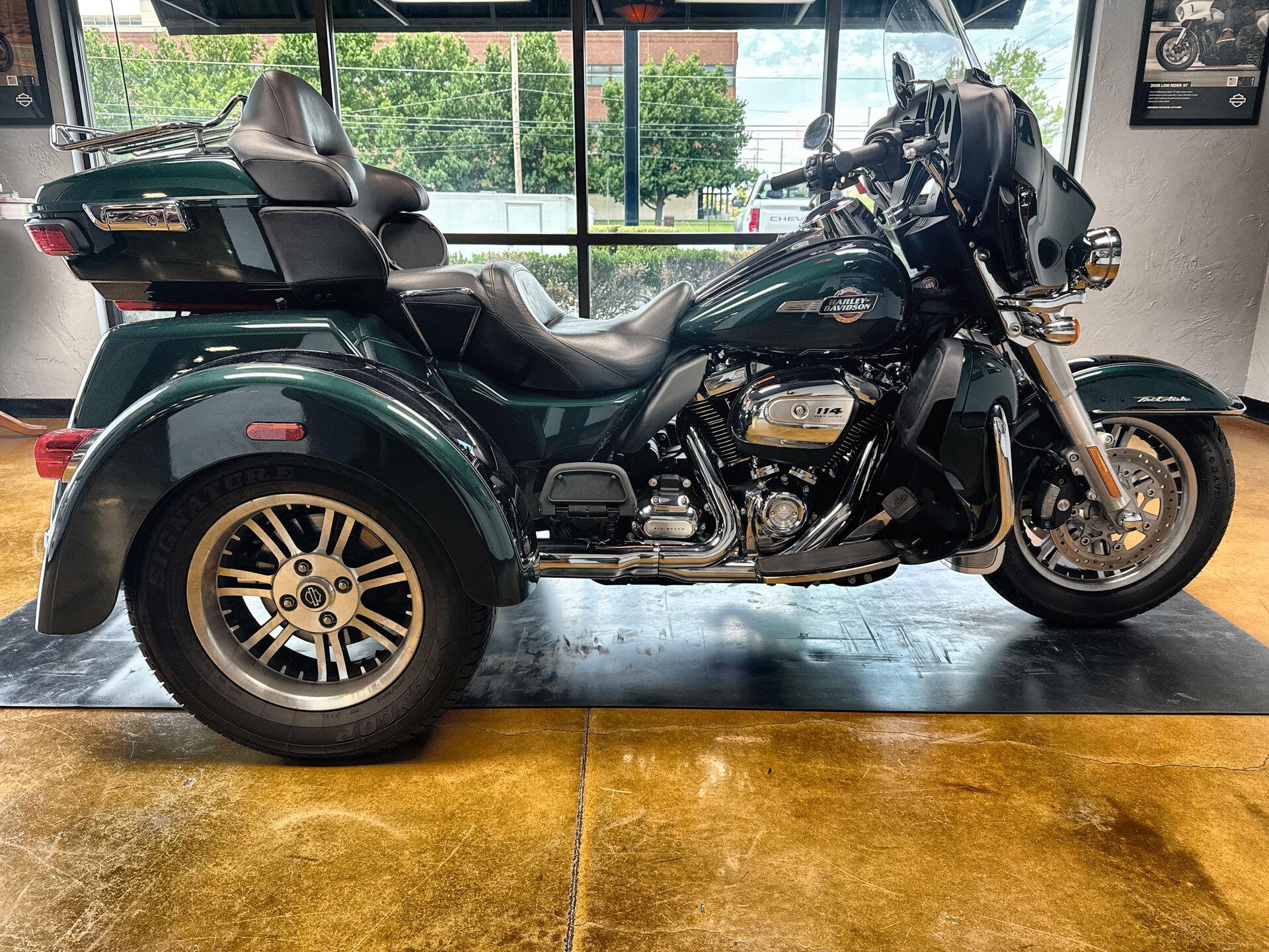 2024 Harley-Davidson® Tri Glide® Ultra Alpine Green / Vivid Black