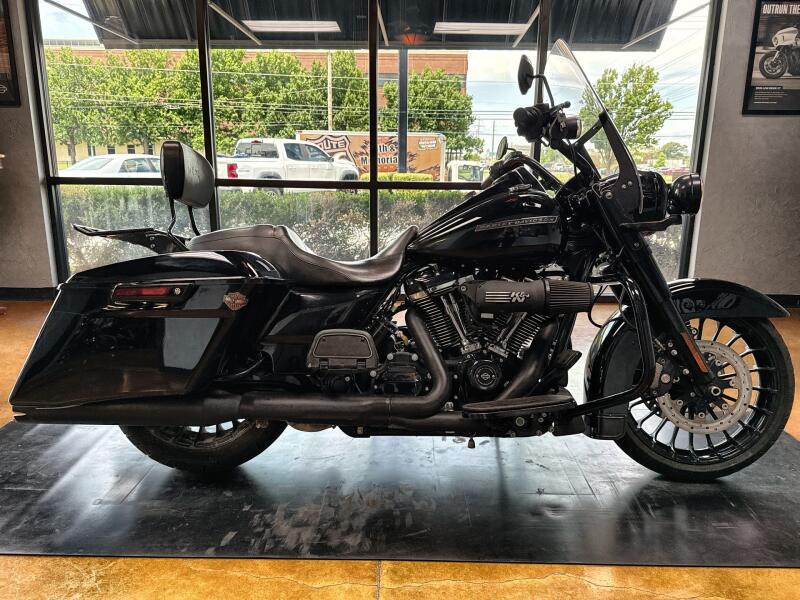 2019 Harley-Davidson® Road King® Special Vivid Black