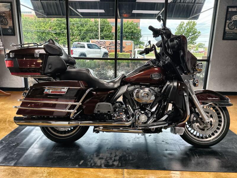 2011 Harley-Davidson® Electra Glide® Ultra Classic® DK/LT ROOT BEER