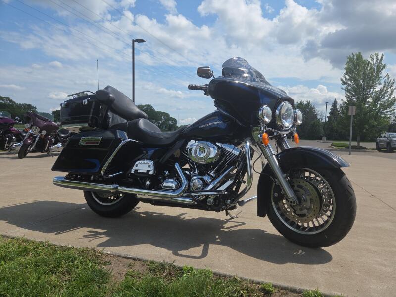 2010 Harley-Davidson® Electra Glide® Classic Black