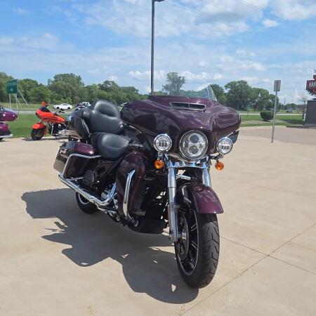 2021 Harley-Davidson® Ultra Limited Midnight Crimson thumb 3