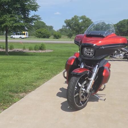 2025 Harley-Davidson® Street Glide® Ultra Whiskey Fire / Vivid Black thumb 0