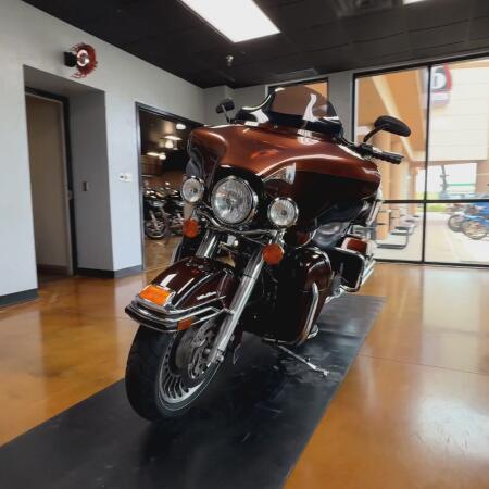 2011 Harley-Davidson® Electra Glide® Ultra Classic® DK/LT ROOT BEER thumb 3