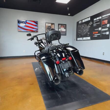 2019 Harley-Davidson® Road King® Special Vivid Black thumb 0