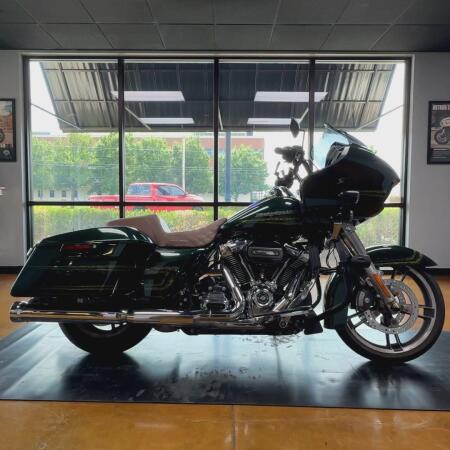 2019 Harley-Davidson® Road Glide® Kinetic Green thumb 0