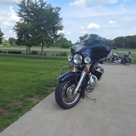 2010 Harley-Davidson® Electra Glide® Classic Black thumb 2