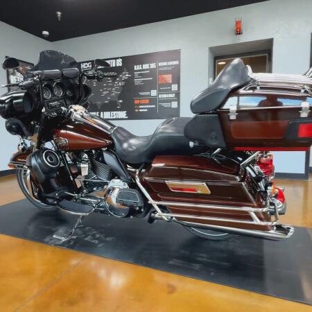 2011 Harley-Davidson® Electra Glide® Ultra Classic® DK/LT ROOT BEER thumb 1