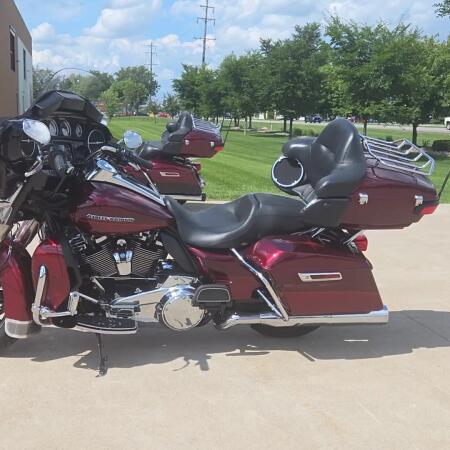 2017 Harley-Davidson® Ultra Limited Two-Tone Mysterious Red Sunglo/Velocity Red Sunglo thumb 0