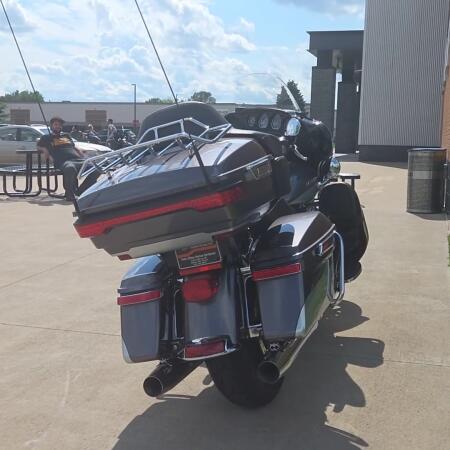 2014 Harley-Davidson® Ultra Limited Two-Tone Charcoal Pearl/Brilliant Silver Pearl thumb 0