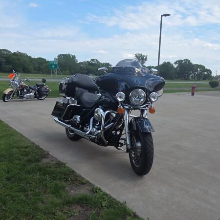 2010 Harley-Davidson® Electra Glide® Classic Black thumb 3