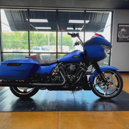 2026 Harley-Davidson® Road Glide® Aurora Blue Denim Black Trim thumb 3