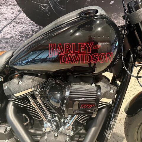 MY26 Harley-Davidson Softail Low Rider S 117 w/ABS (FXLRS) Vivid Black thumb 1