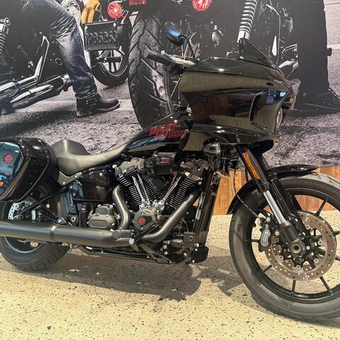 MY26 Harley-Davidson Softail Low Rider ST 117 w/ABS (FXLRST) Vivid Black thumb 3